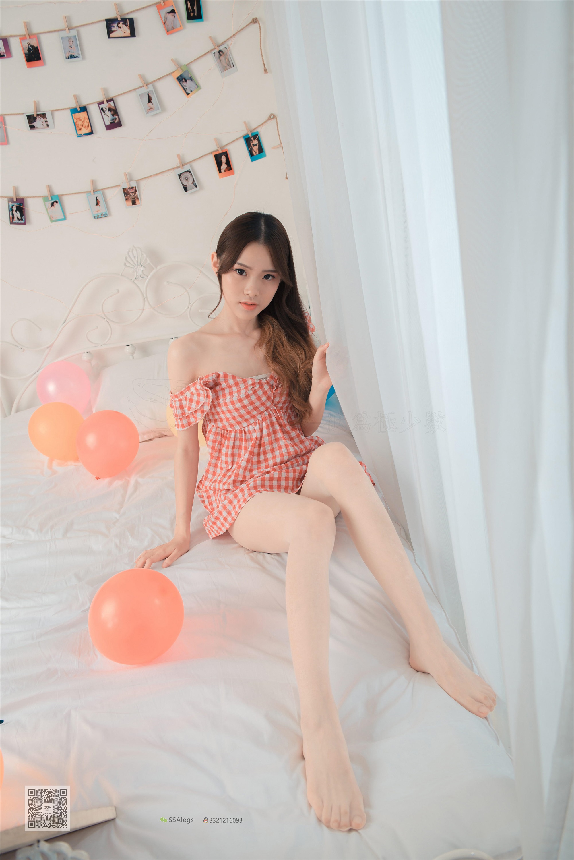 SSA丝社 NO.014 小琪琪 闪光开裆丝袜的另一种演绎